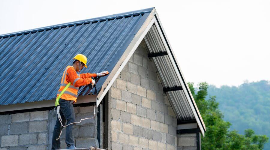 Professional residential roofers in Bee, VA